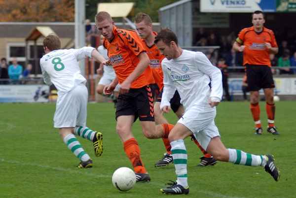 Hollandscheveld - SC Genemuiden (Foto Benny Breman).